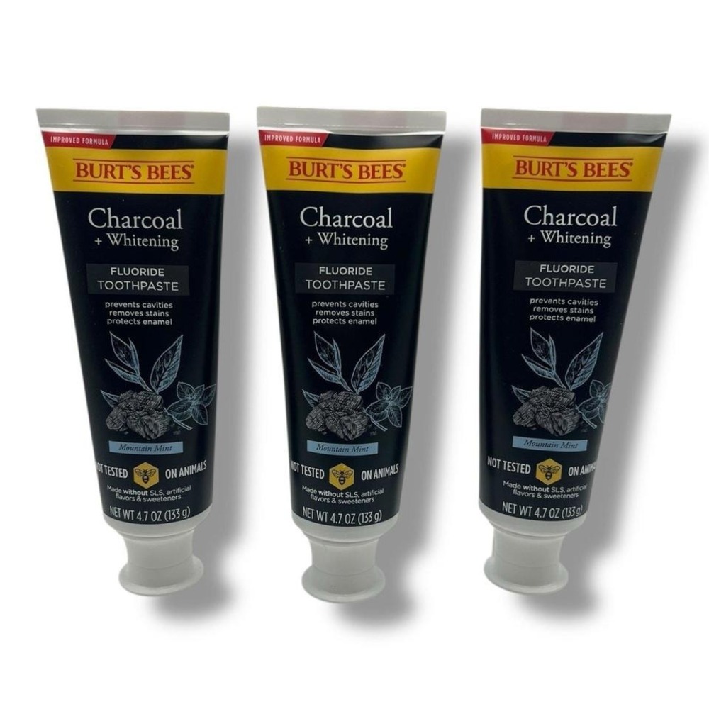 Burt's Bees - Charcoal + Whitening Toothpaste (3 Pack) - Mountain Mint Fluoride